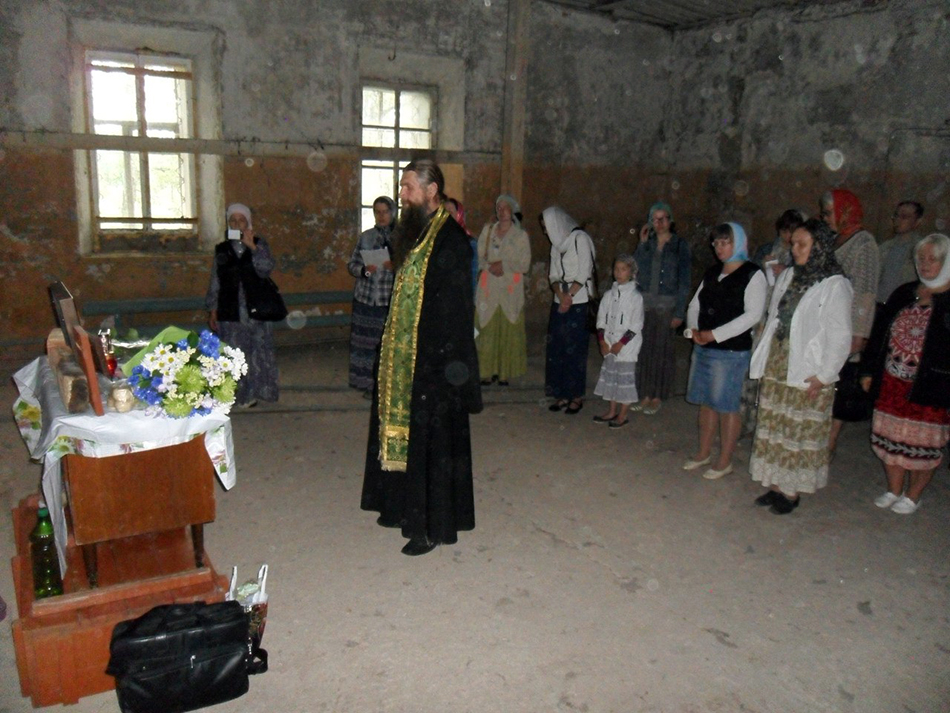 Молебен в день памяти преподобного Александра Куштского в Никольском храме в Александро-Куштском монастыре