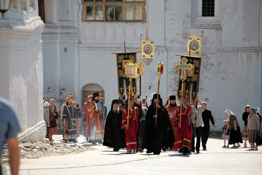 Крестный ход в Спасо-Прилуцком монастыре
